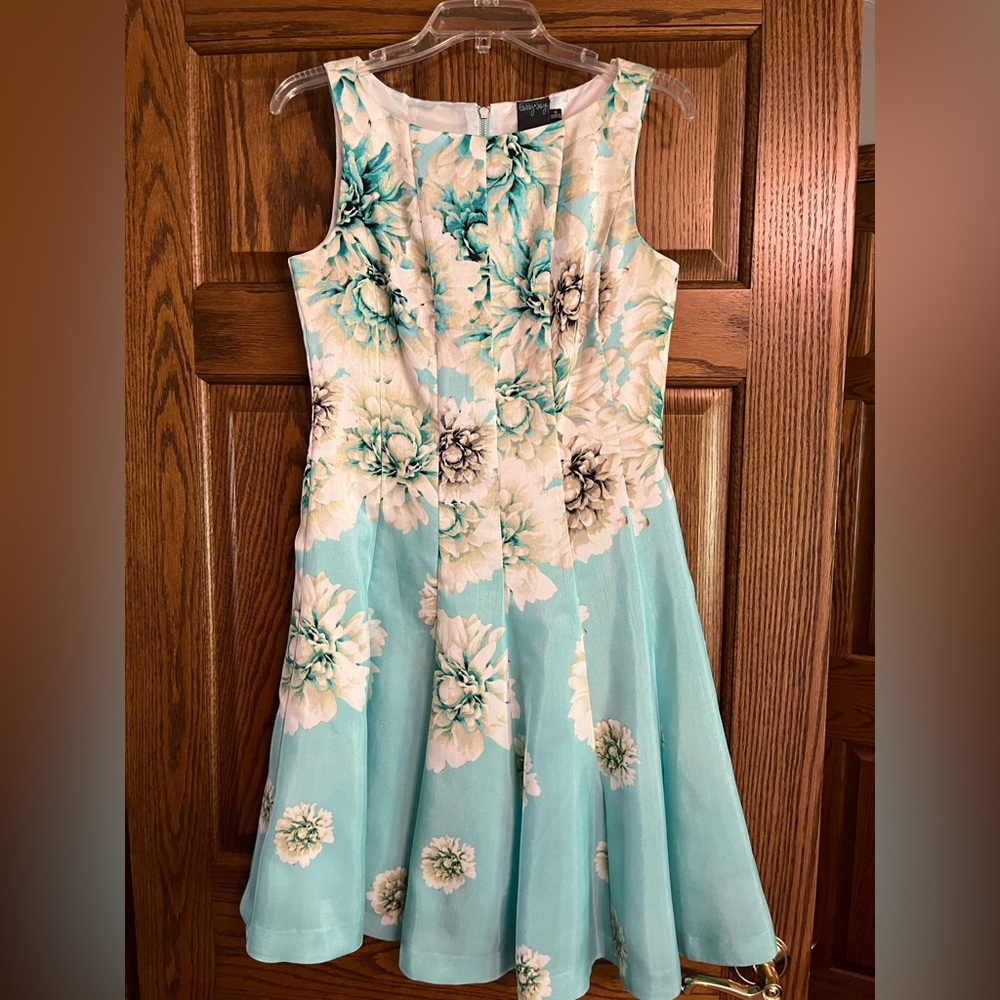 Gabby Skye Floral Dress in Aqua Blue and Cream - Size 6